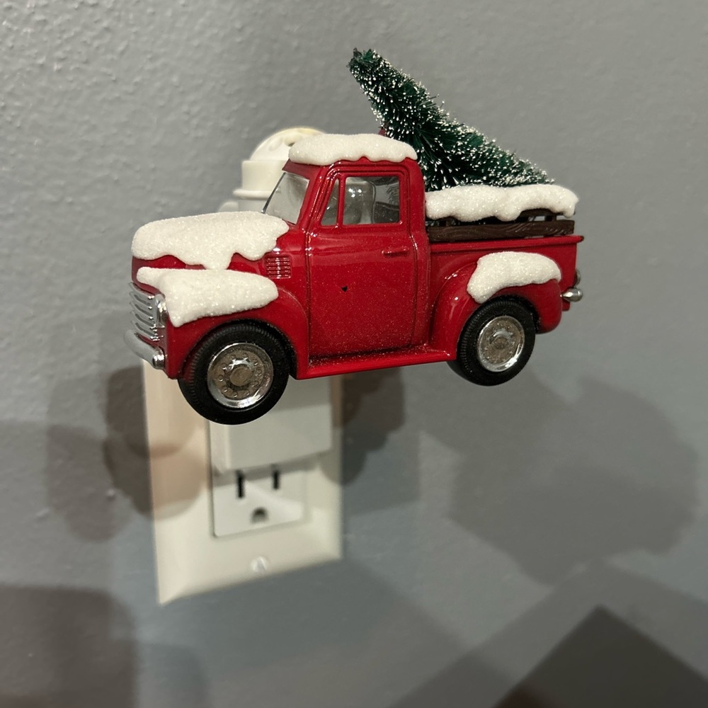 Bath & Body Christmas tree truck wallflower